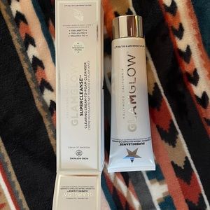 Glam glow “super cleanse” face wash